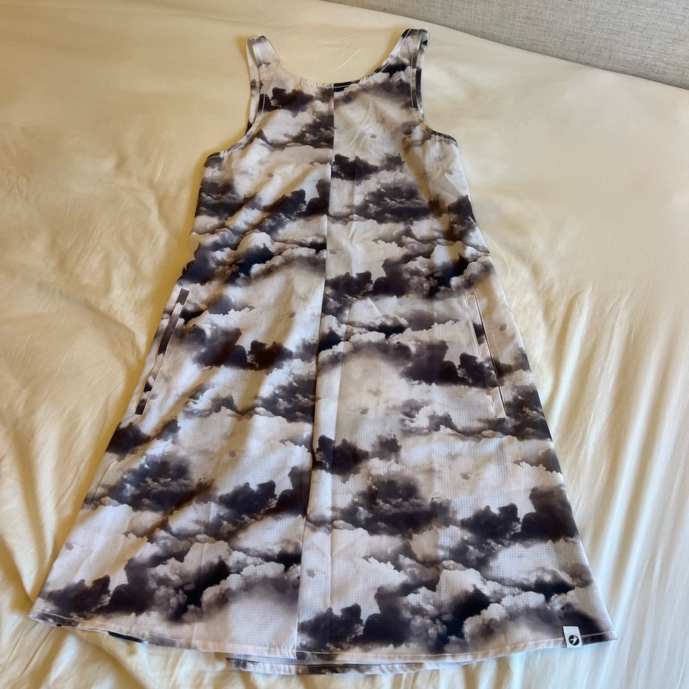 Oiselle Cloud Pattern Dress